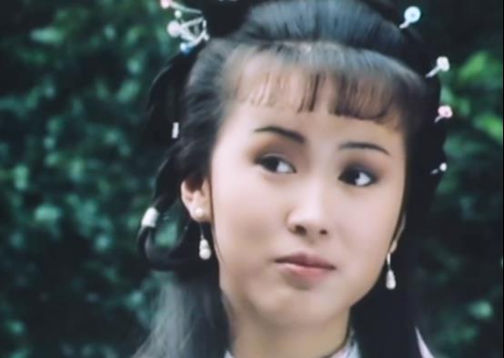 曾是“亚视一姐”，却被渣男老公骗光家产，如今61岁落寞街头