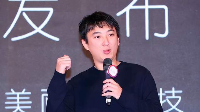 王思聪|网友新年许愿被王思聪打，遭官媒狠批没有尊严，为了金钱丧失自我