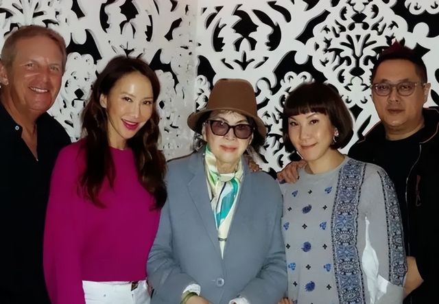 李玟扶灵名单曝光!8人全部大有来头,其中一人曾被李玟说像妈妈