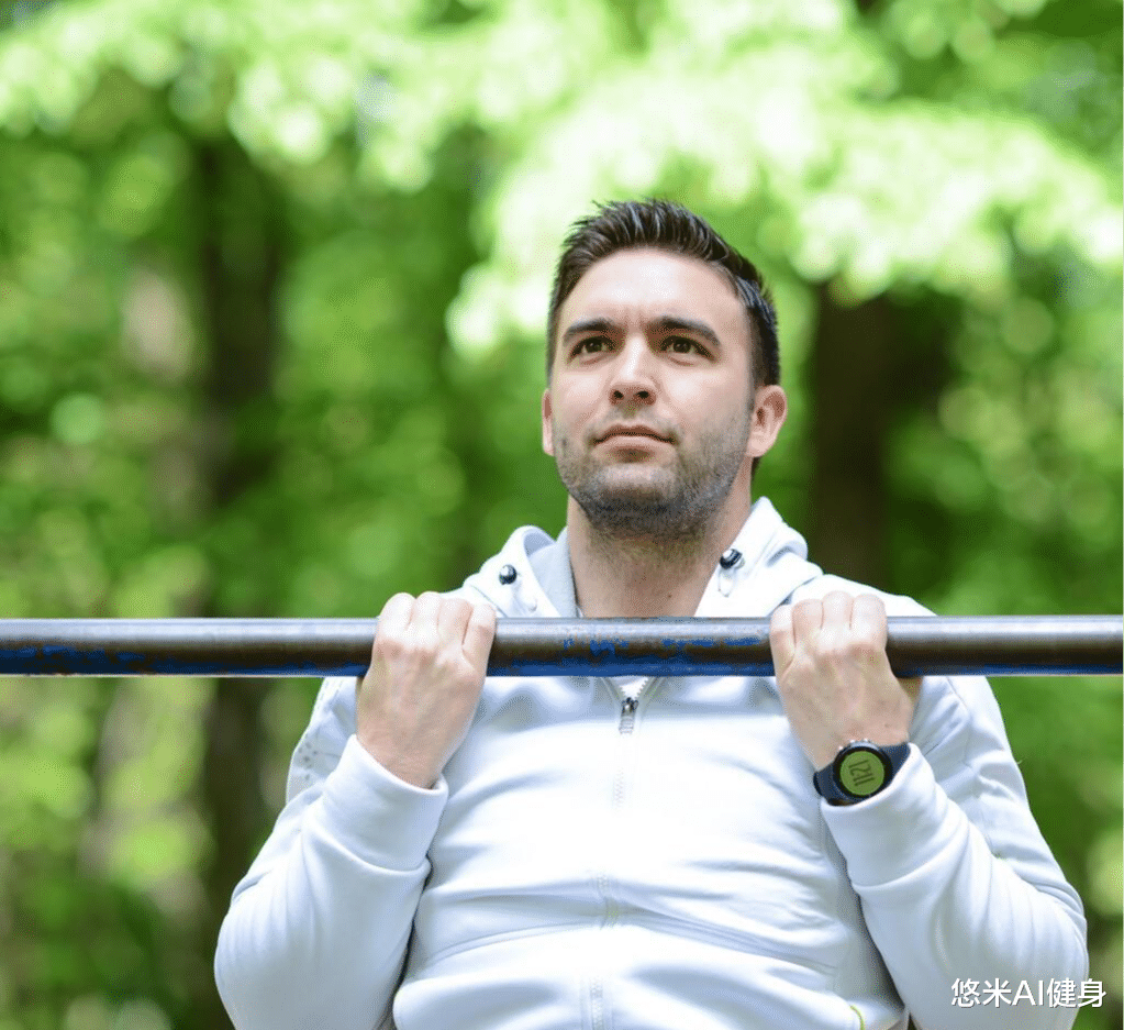 引体向上做不好怎么办?通过3个阶段的训练,完成10个动作很轻松