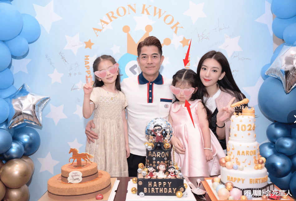 方媛为58岁郭富城庆生，两点尽显“讨好”姿态，天王嫂不好做