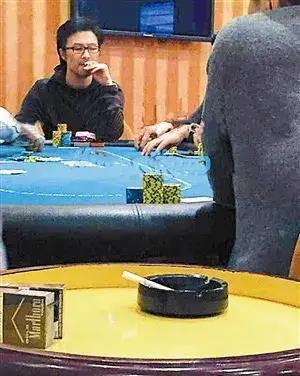 曝顶流夫妻离婚真相!男方欠8亿赌债,出轨成性,女方看开蚌解压