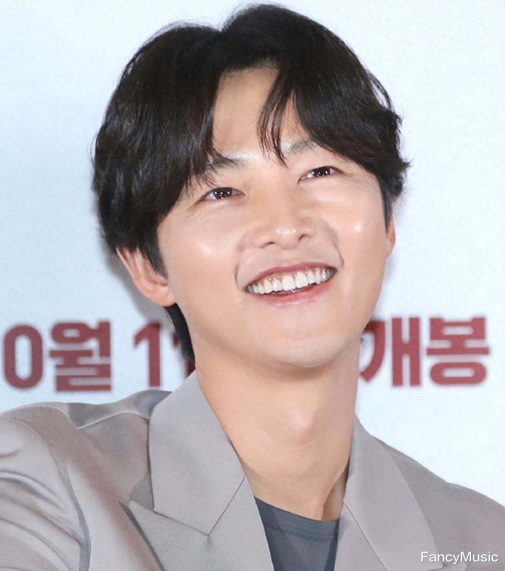 双宋差距越拉越大，曾经的顶流夫妇，如今男宋全靠“父凭子贵”！