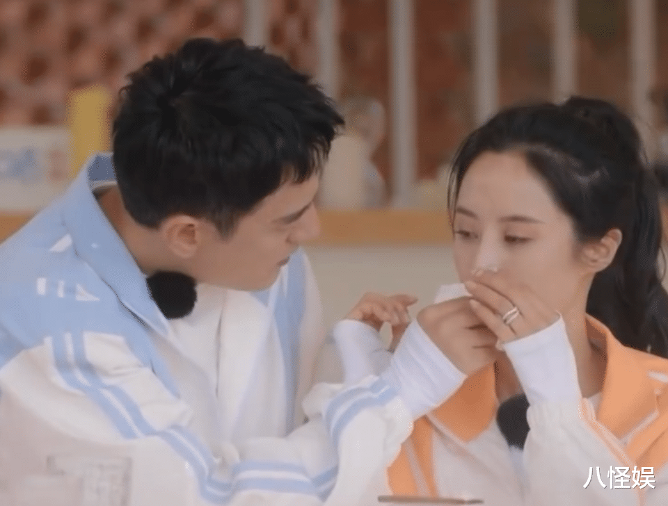 李光洁90后妻子晒产后身材，肚皮黑有妊娠纹，安慰妈妈们不要焦虑