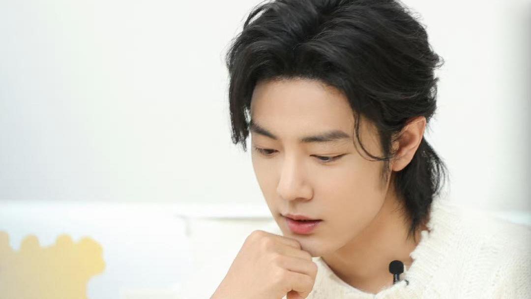 跨年晚会|肖战太卷了，跨年晚会出现“乌龙事件”，自掏腰包给粉丝报销费用