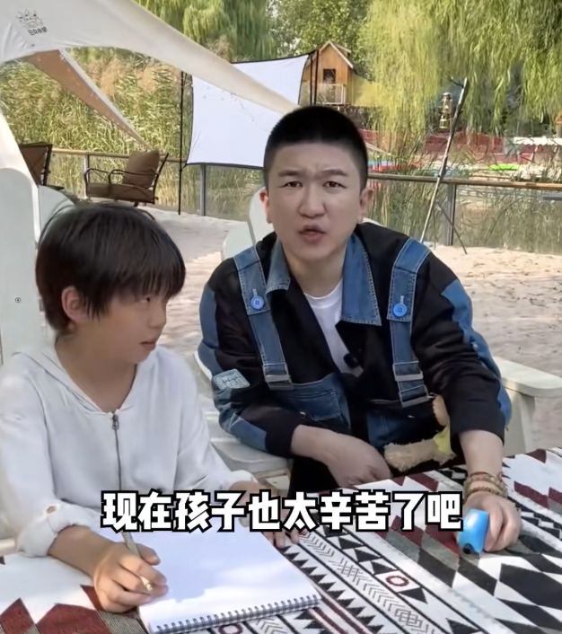 杜宇麒|杜江一家久违现身,霍思燕略微发福,嗯哼亲妹妹疑现身,长得超像哥哥