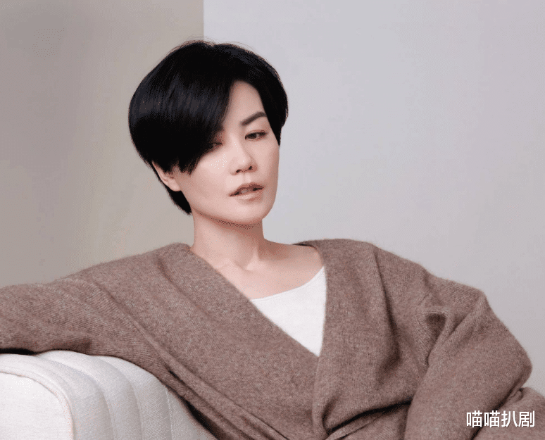 王菲|王菲自由随性,她的唱腔足够独特,辨识度也高