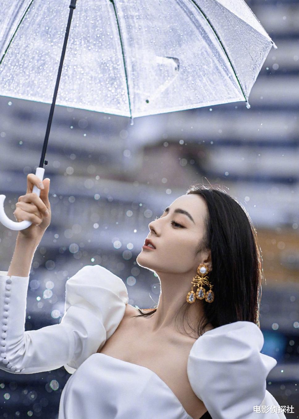 刘亦菲|众星撑伞图出圈:刘亦菲气质佳,倪妮氛围感满满,刘诗诗气场全开