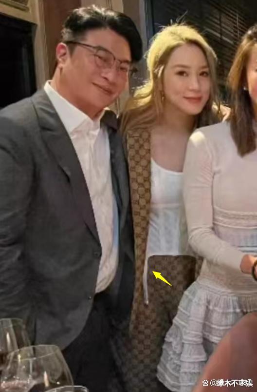 郭晶晶罕见现身名媛生日！穿搭朴实太低调，41岁徐子淇太抢镜！