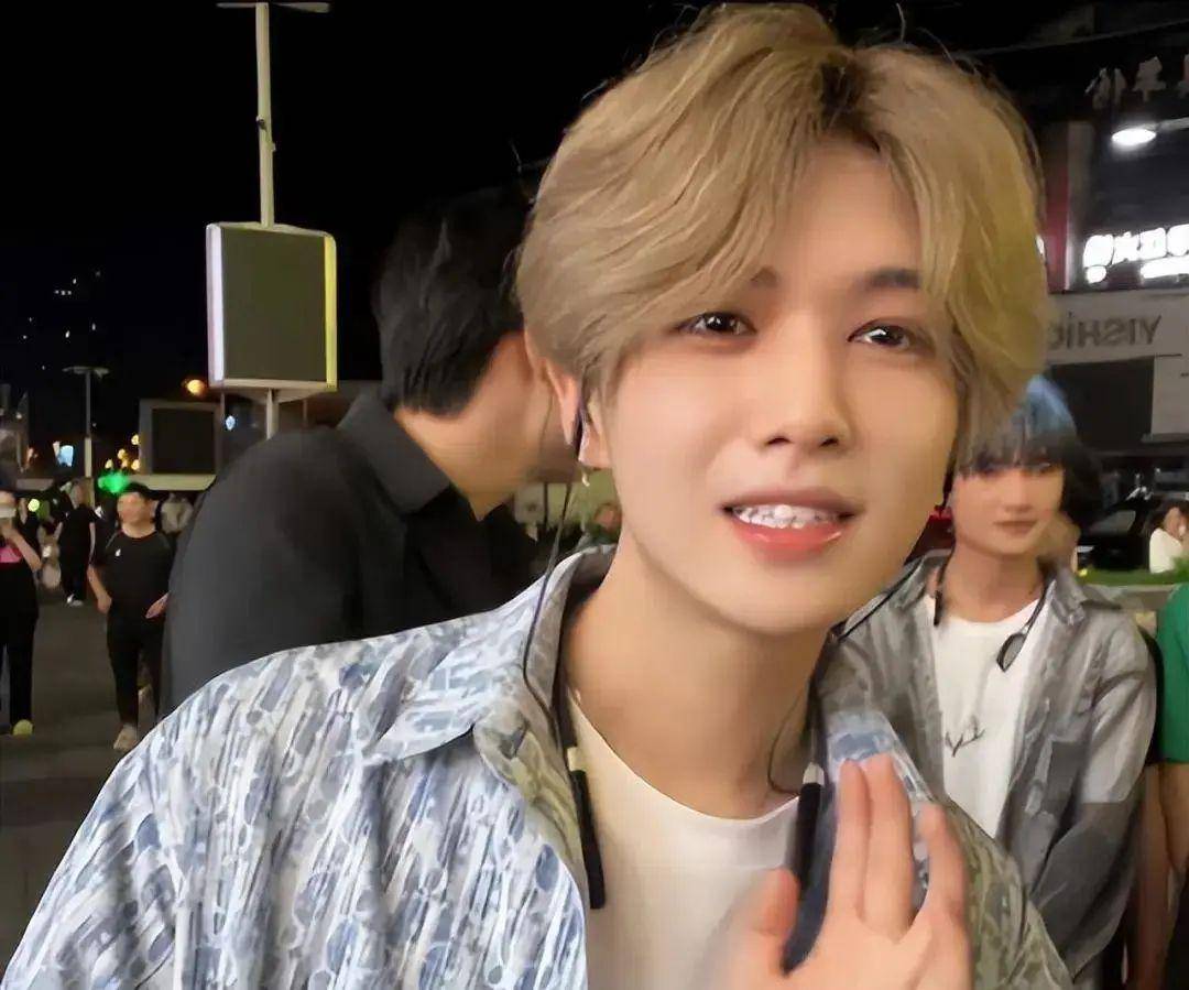 “鹿哈”花600万买写字楼，直播7个月赚3500万，去年还是电子厂工