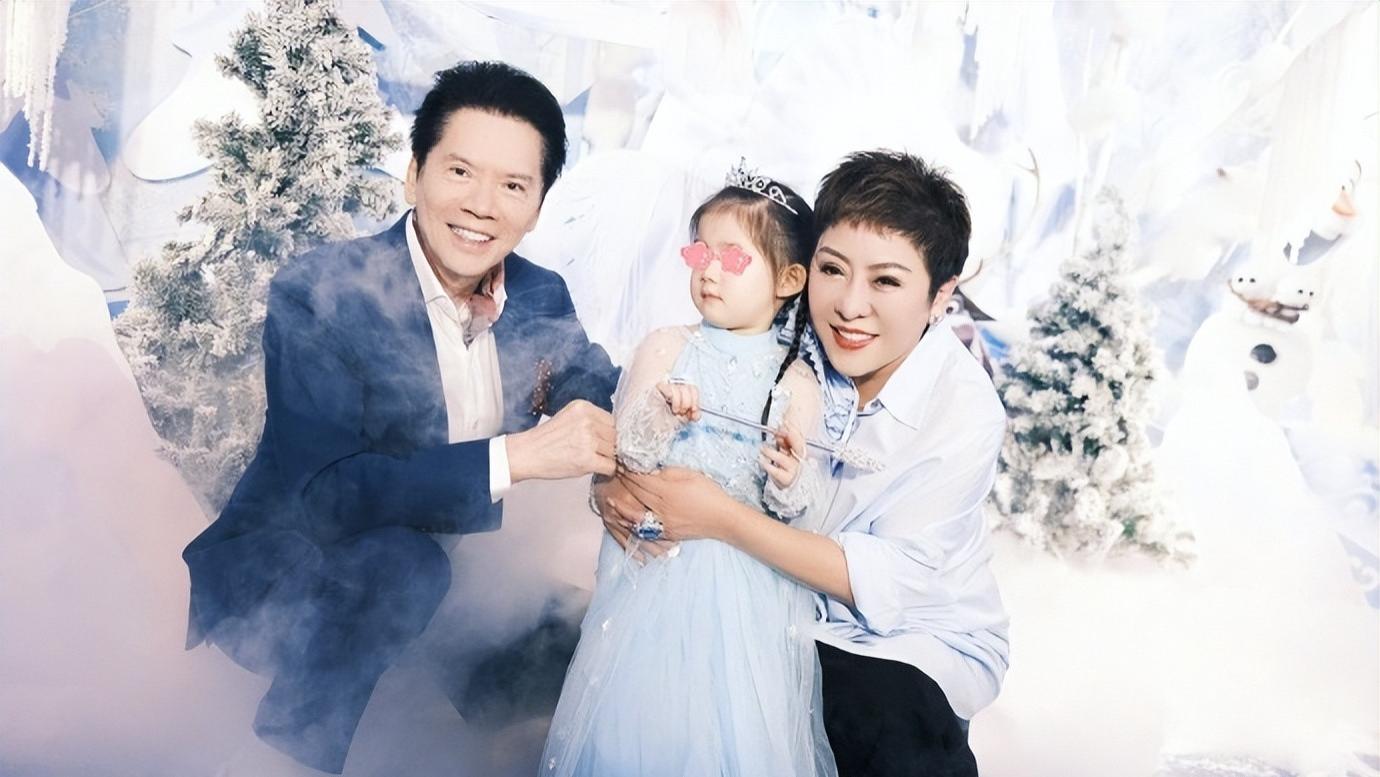 向太为孙女庆生，透露孙女的可爱之处，还透露孙女和向佐有趣的事