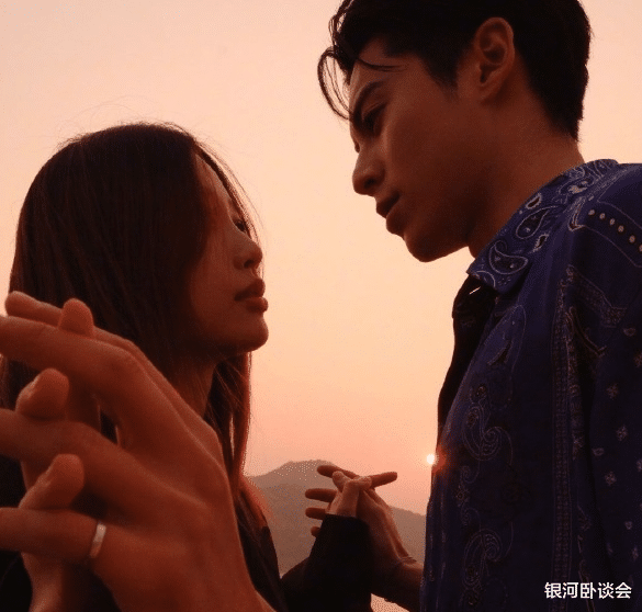 王鹤棣追求田曦薇，两人亲密照曝光，网友：这是要抛弃虞书欣了？