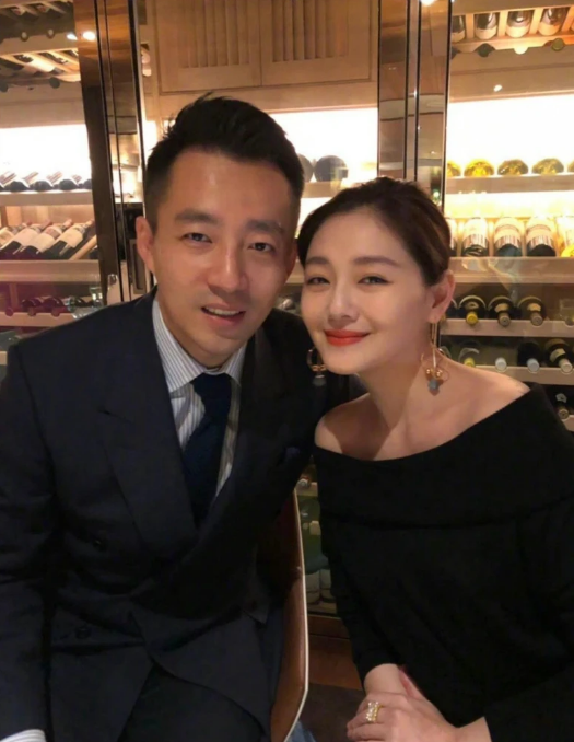 张兰上诉败诉,9.8亿赔款,大S与S妈回京见证荒诞一幕