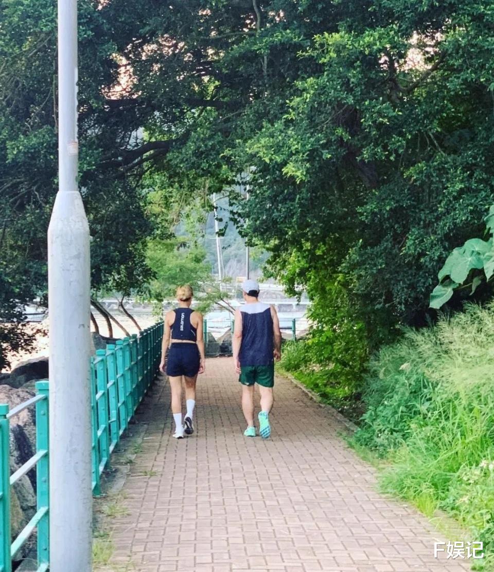 迪丽热巴|陈奕迅夫妇一起跑步吃饭行程满满 徐濠萦罕见分享夫妻露面恩爱合影