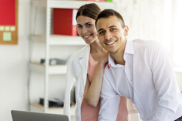 |职场中，跟同事发生冲突，还能当面吵，说明还有面子