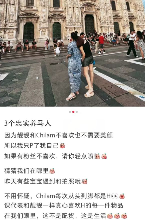 袁咏仪夫妇西班牙度假,51岁张智霖染奶奶灰发色,近照依然帅气