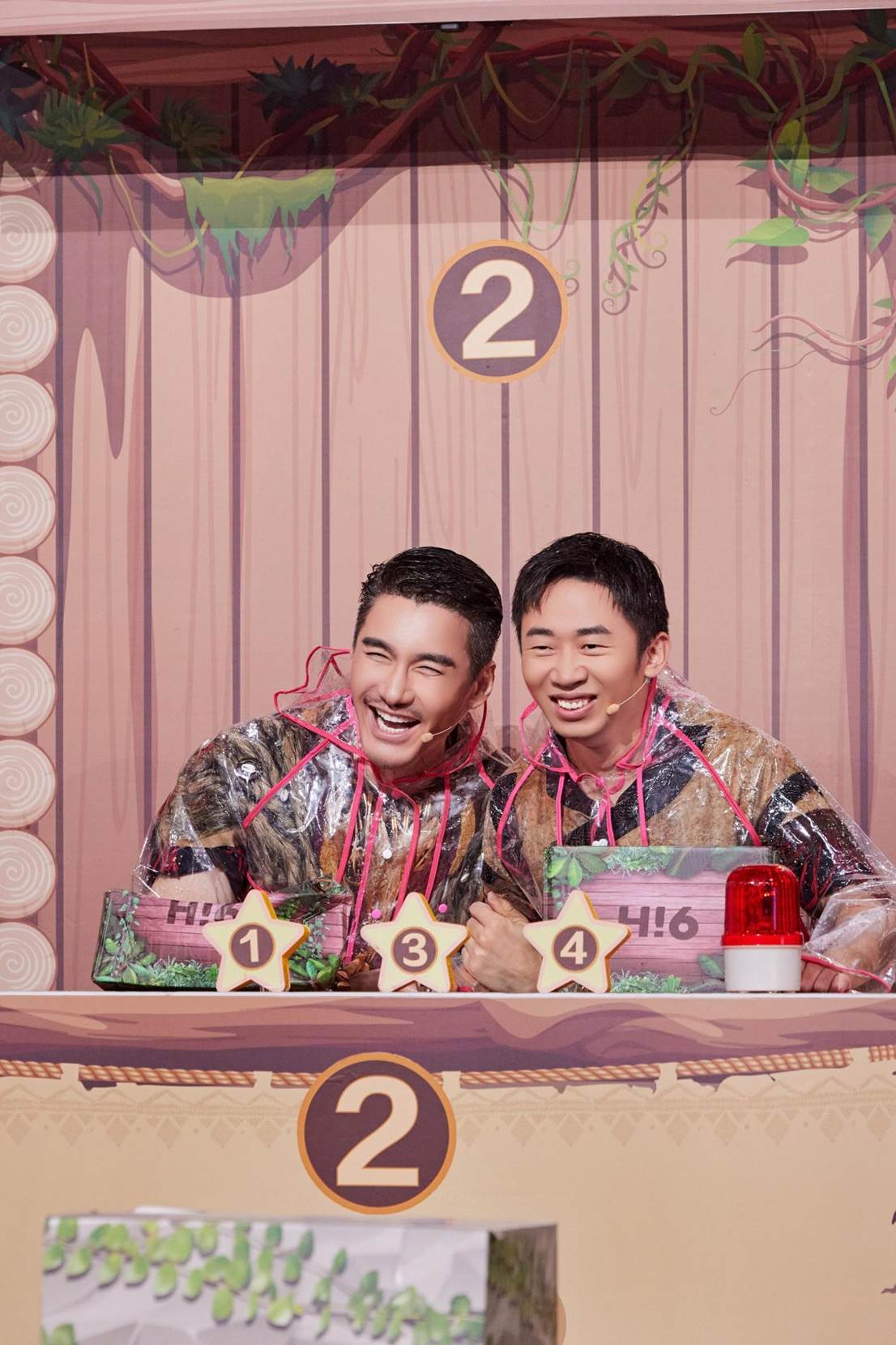 《披荆斩棘》来好六街团建啦!张栋梁被泼懵王耀庆答题成最强捡漏