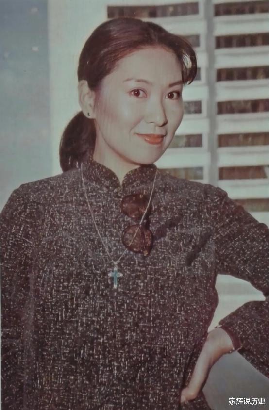 60年代末的“香港公主”，几次徘徊在生死边缘，57岁获视后她哭了