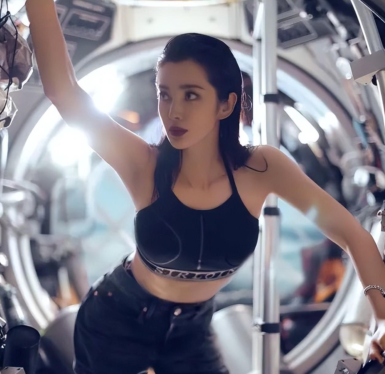 “清纯玉女”的李冰冰成为娱乐圈里最大的笑话!网友:没底线的人