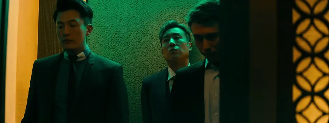 本以为是烂片,上线就夺飙升榜冠军,嘎子谢孟伟把警匪片拍成了爆款