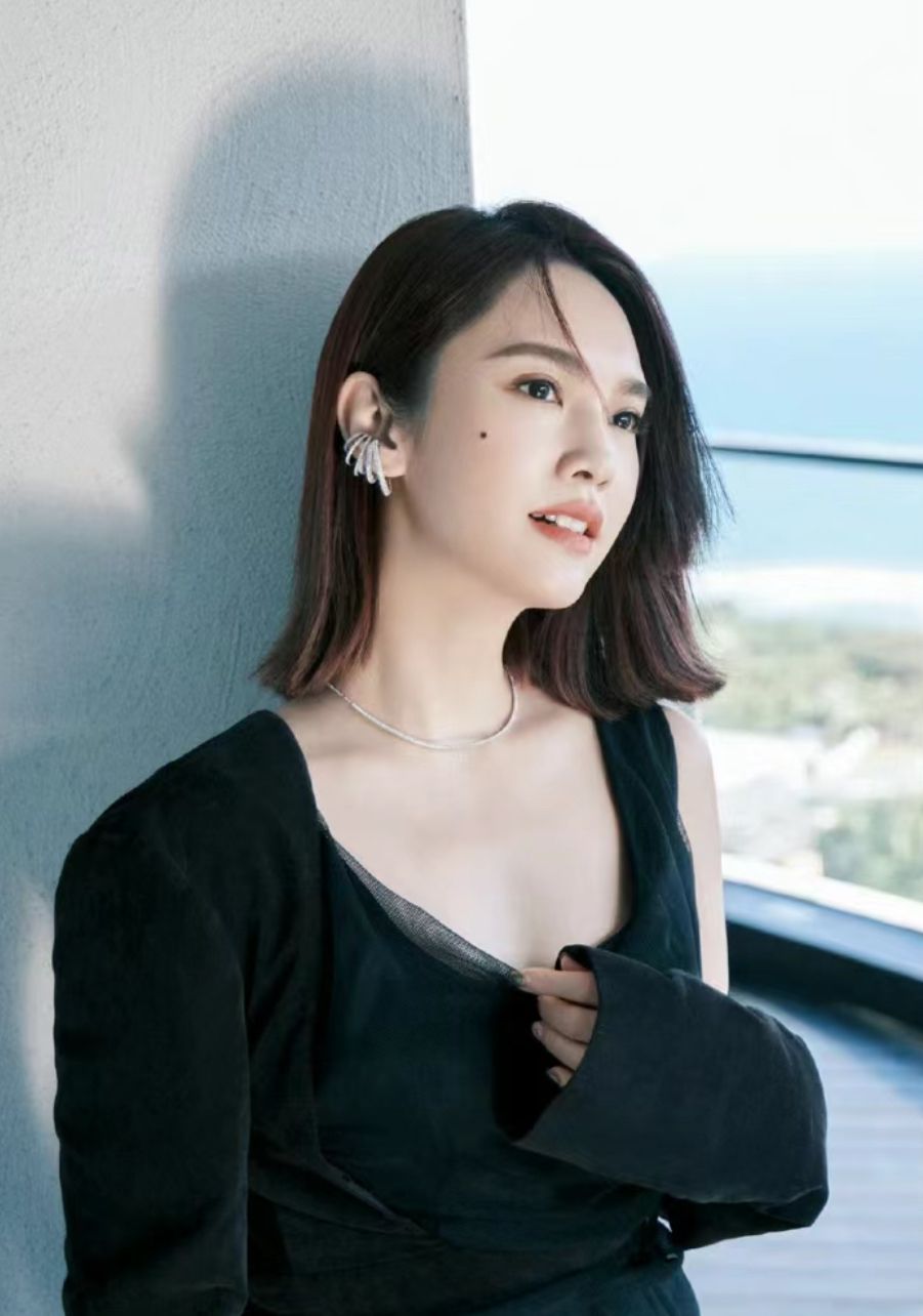 女星的一刀切发型别乱学,想不翻车,这份“避雷指南”先收藏起来