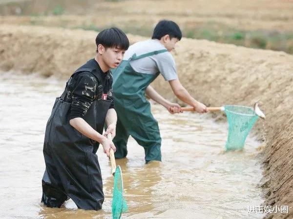 慢综艺|《向往的生活》被痛批，满屏广告，流水线，慢综艺还能走多远