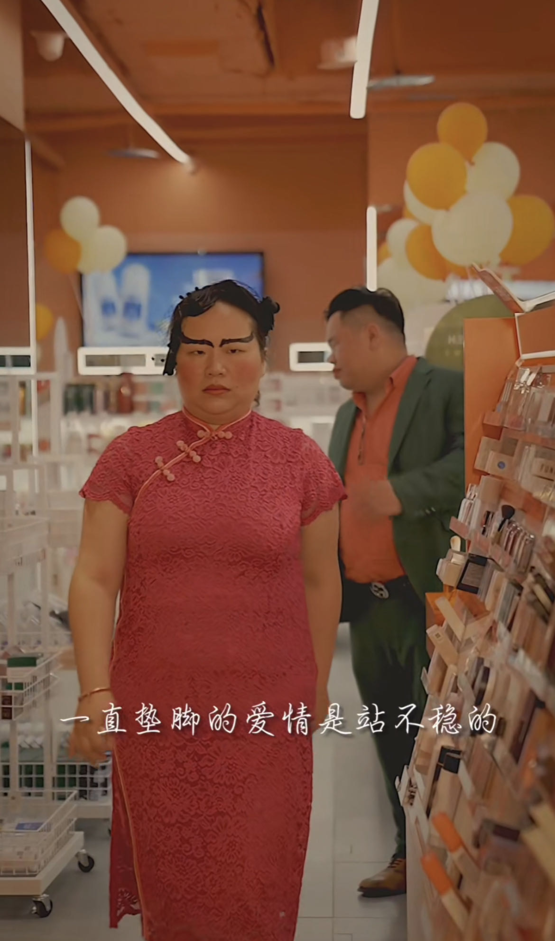 全网疯狂吸粉1000万,160斤空姐变「女神」,网友狂追:求求别断更!