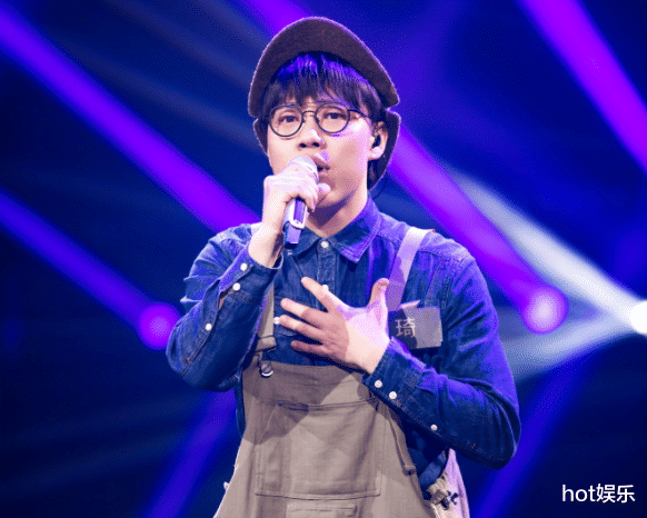 那英|甄妮连续发文内涵那英,好声音前制片人爆料:有男冠军花3千万