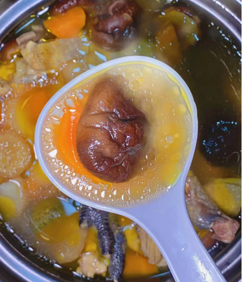 美食教程|三伏天“吃肉不如喝汤”,常给家人喝这汤,营养全面,别不懂吃