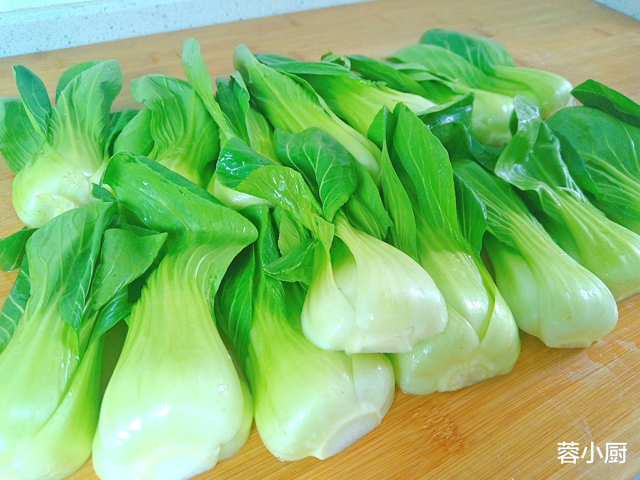 美食教程|人老腿先衰？建议 50岁后，少喝牛奶多吃4物，走路有劲，安稳度伏