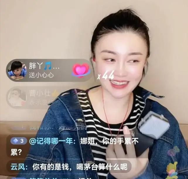 伊能静|关婷娜：傲人的身材和恩师赵本山，是我现在最难逾越的标签！