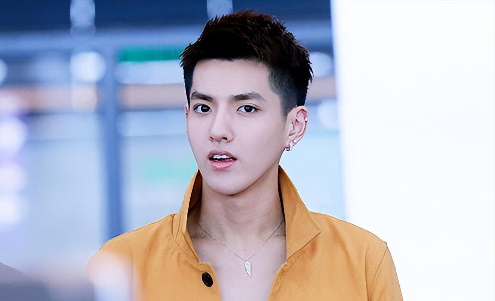 吴亦凡狱中生活后续,母亲找过成龙求救,亲生父亲尝试引渡无果!