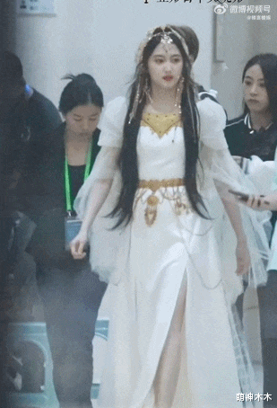 《王牌8》路透曝光,唐嫣妆造碾压新剧服化,关晓彤造型再惹争议