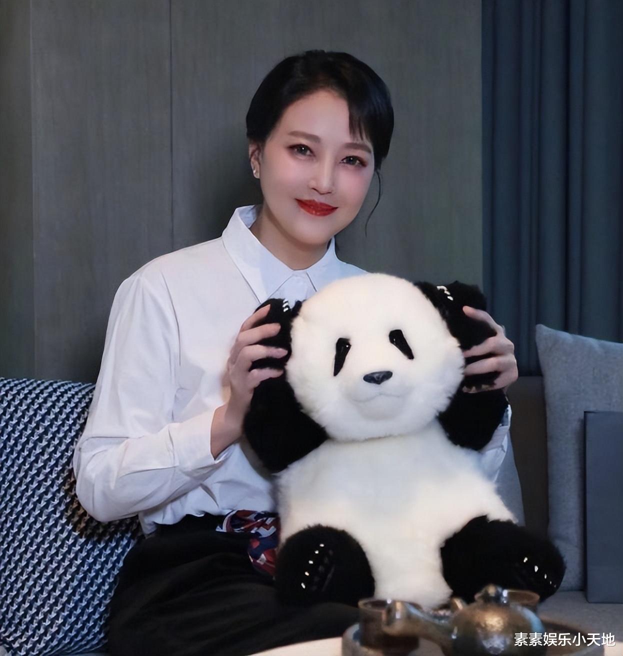 周海媚确认医治无效离世，享年57岁，母亲率全家发文来生再相聚