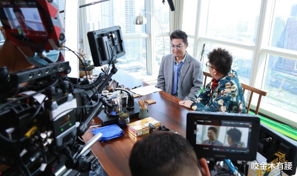 赵燕国彰|56岁赵燕国彰定居瑞典,为同乡会登台献唱,曾出演“悍匪”张世豪