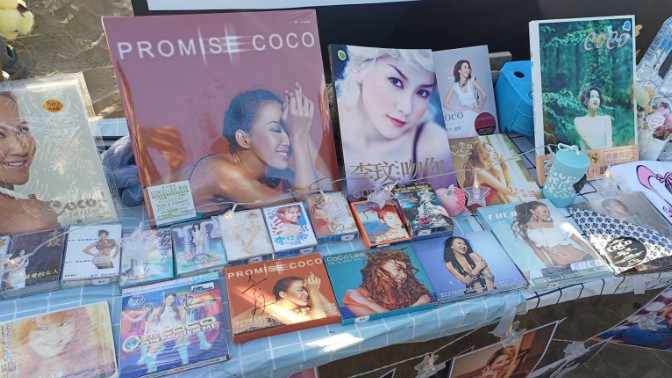 李玟追思会现场曝光，粉丝大喊凶手名字，最后样貌曝光惹人心疼