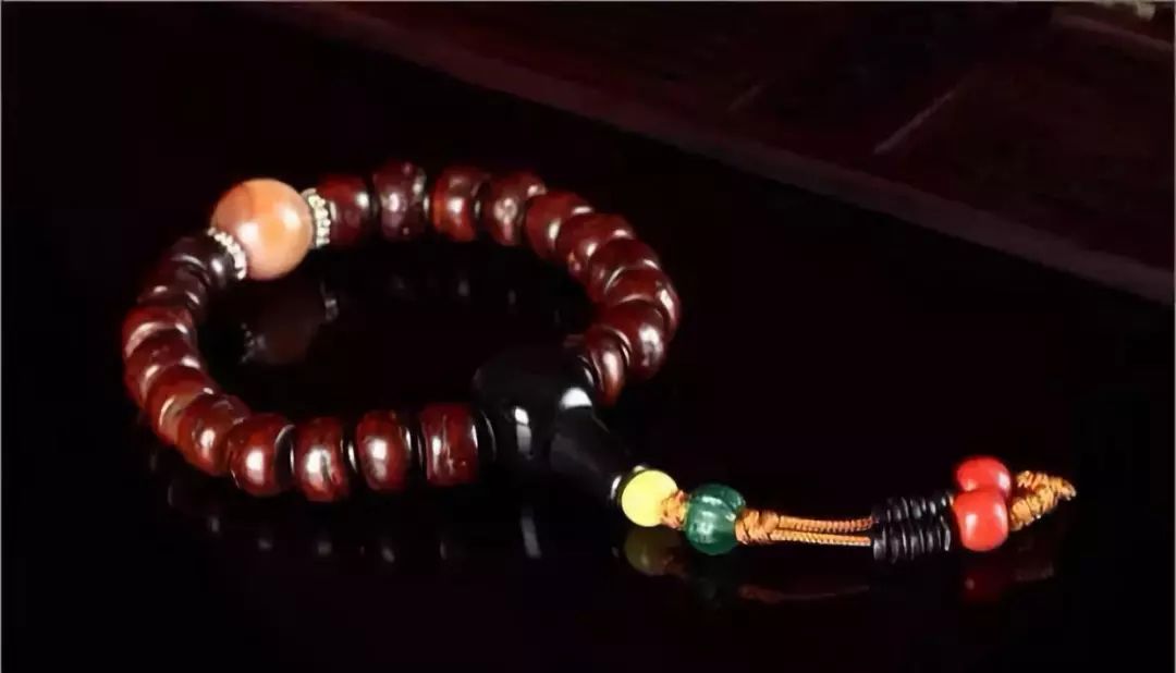 凤眼菩提|什么文玩的包浆,有凤眼这般治愈?