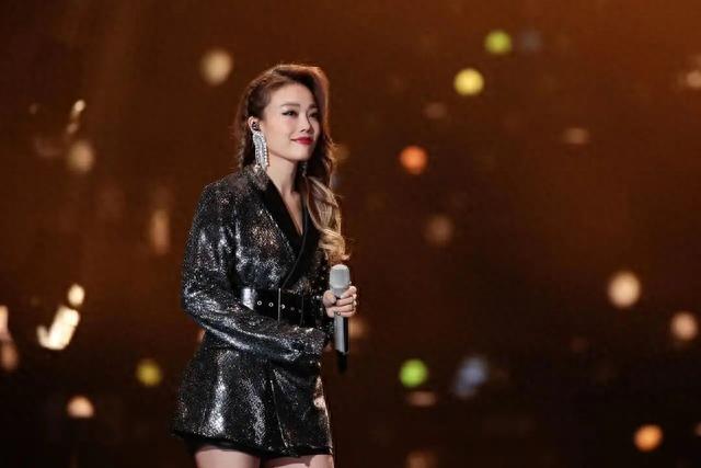 香港最受欢迎女歌手：容祖儿勇夺第一，为何她的天后身份却被质疑