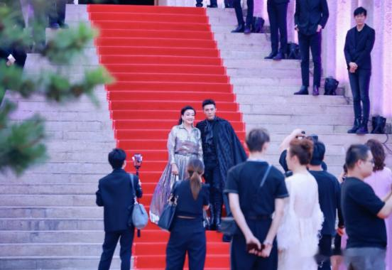 张兰|现实版你管我叫爸,我管你叫哥,张兰疑似有新恋情,汪小菲怎么办