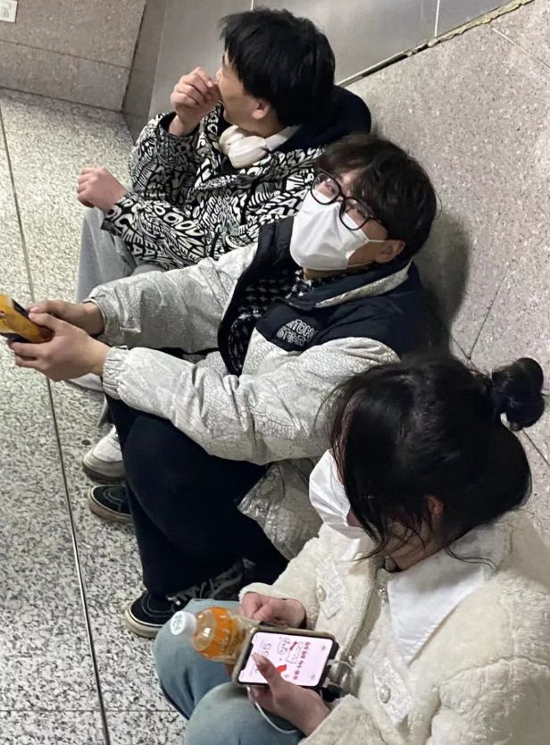 神回复|神回复：医生：你感觉哪里疼？