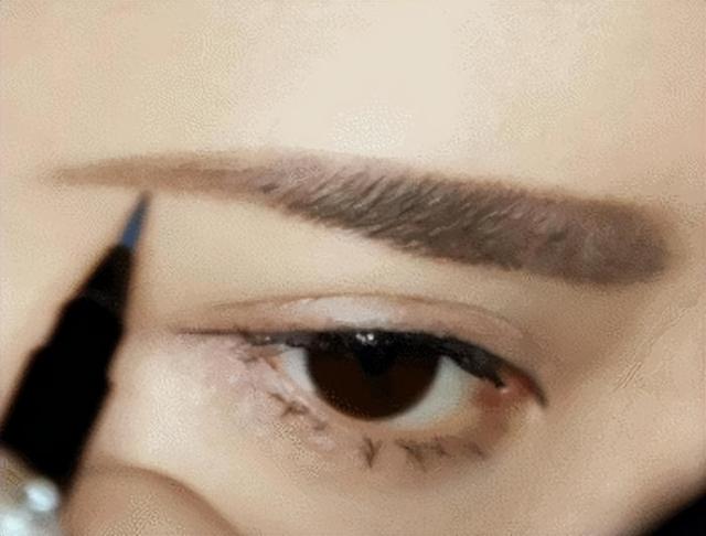 短发 建议女生别纹眉，内部人员透露，还好自己没纹眉