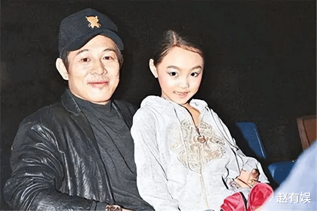 李连杰的女儿李思:在父母离婚的阴影里长大,34岁仍未婚