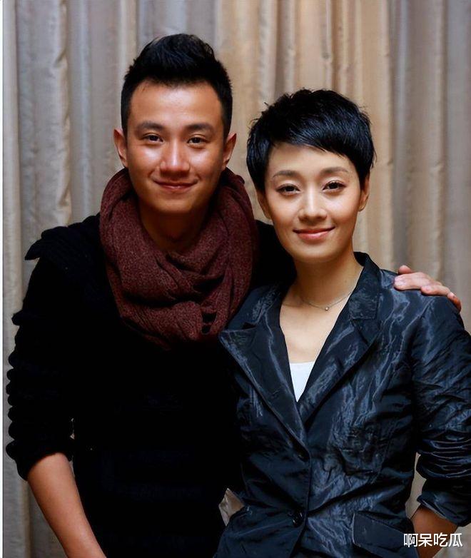 魏大勋秦岚已同居，牵手回家超甜蜜，丝毫看不出相差10岁！