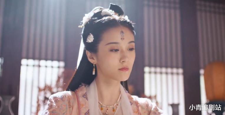 花轿喜事:剧情照抄老版,李玉湖爱“嘟嘴”,杜冰雁随时随地瞪眼