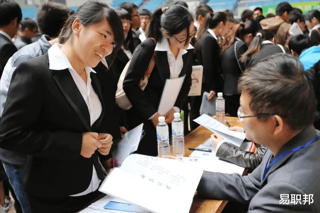 创业|多地社区招聘开启,家门口的“铁饭碗”真香,报考有3个优势!