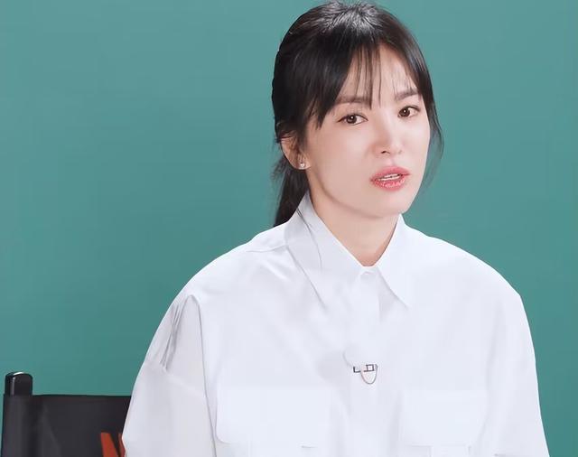 真实镜头下的宋慧乔，颜值状态过于真实，和想象中差距太大！