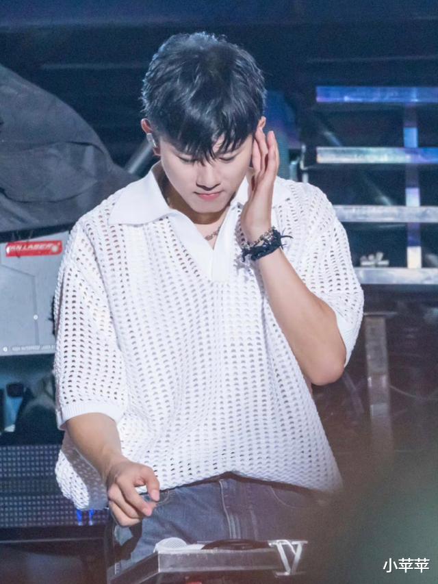 演唱会|一场演唱会,张杰的土、李荣浩的混、华晨宇的虚,体现得淋漓尽致