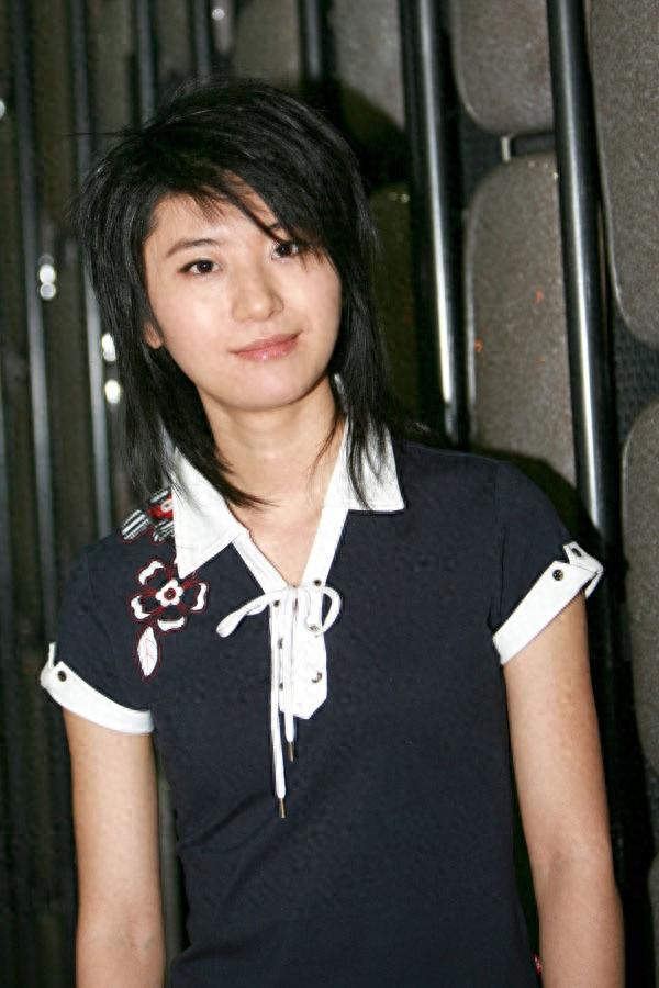 看了当红艺人“判若两人”旧照，才明白资本造星的力度，有多强！