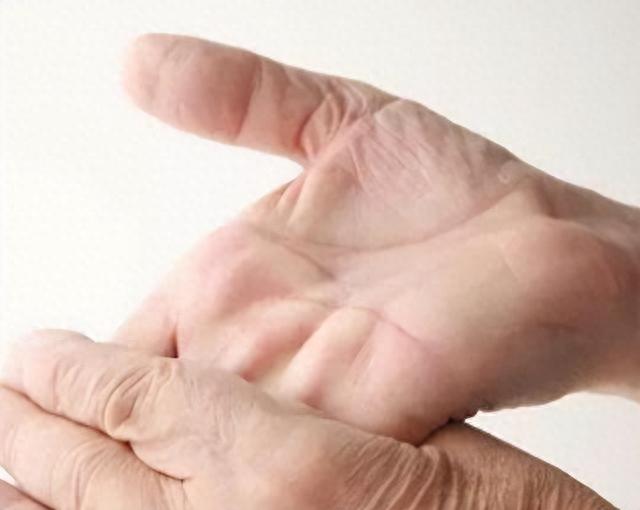 血液“稀释剂”被发现,柠檬水落榜,医生:坚持喝血管变通透