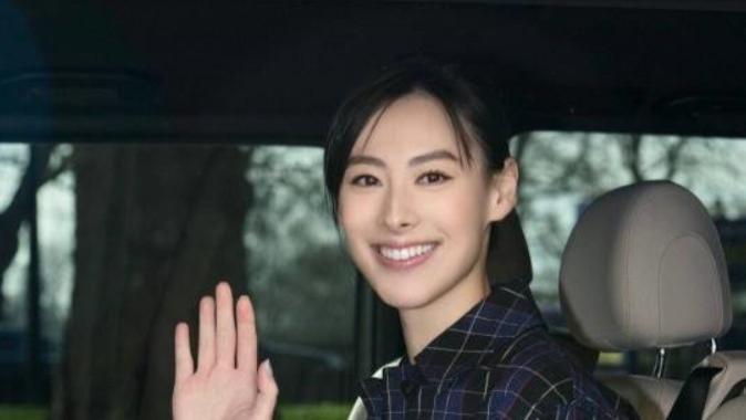 梁洛施李泽楷豪宅曝光，20亿红木内景奢华，郭嘉文6年无子回村屋